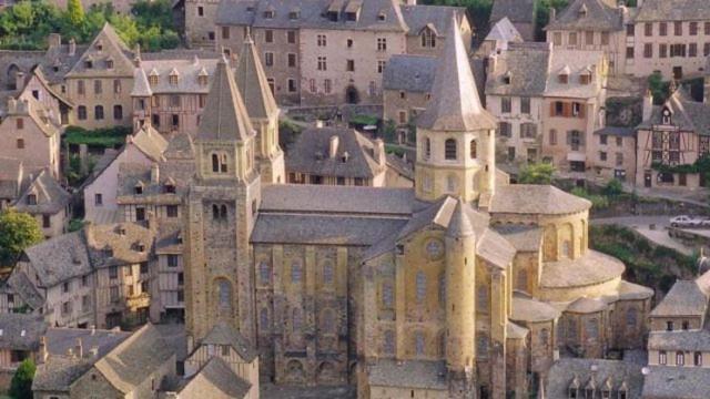 Maison Avec Veranda Proche Du Centre Ville Rignac  Luaran gambar